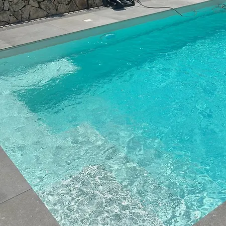 Epipoli Charming And Pool شقة