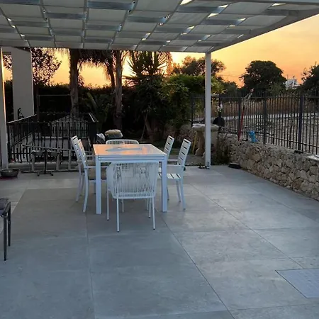 Epipoli Charming And Pool Apartment *
