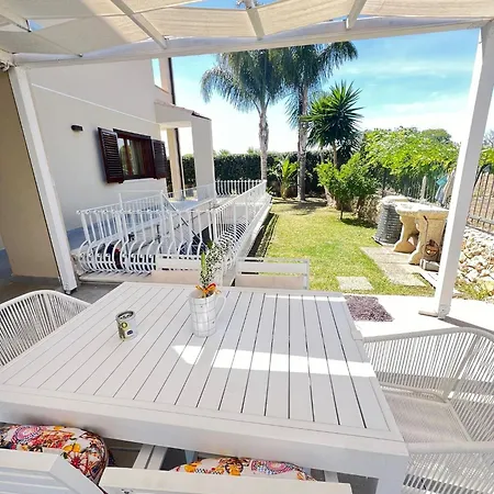 Epipoli Charming And Pool Apartment