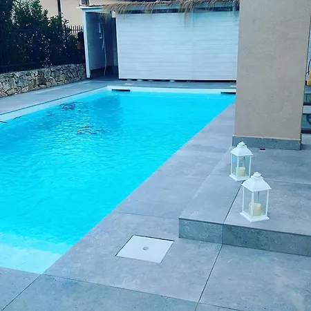 Epipoli Charming And Pool דירה