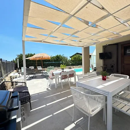 Epipoli Charming And Pool
