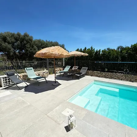 דירה Epipoli Charming And Pool סירקוזה