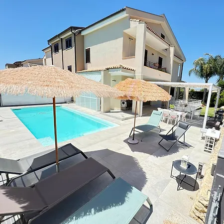 דירה Epipoli Charming And Pool *